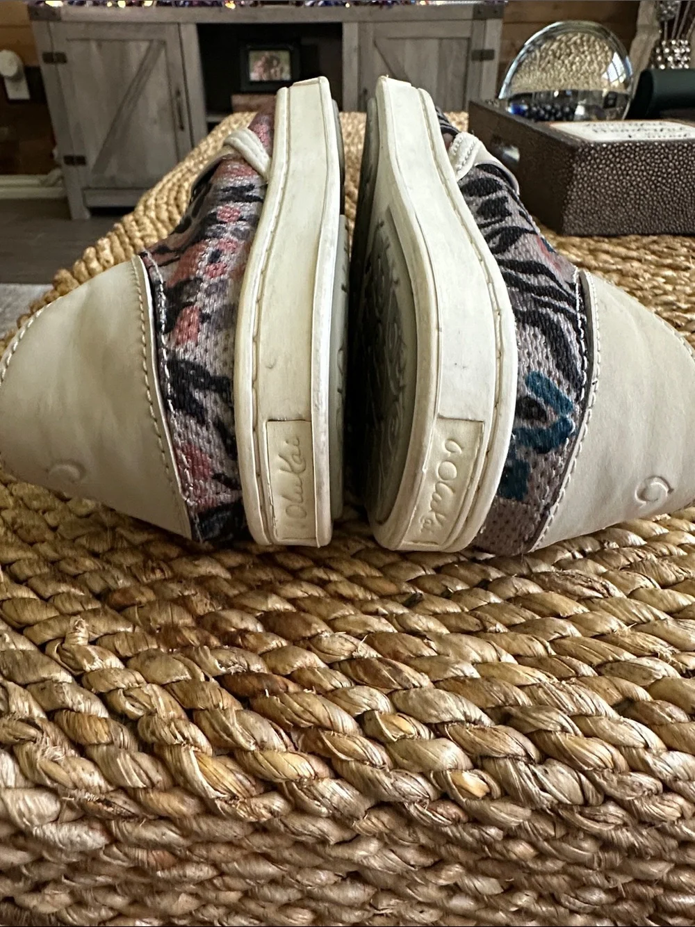 Olukai Women’s size 6 Slip-On Canvas Shoes in Teal and Pink Leopard Print